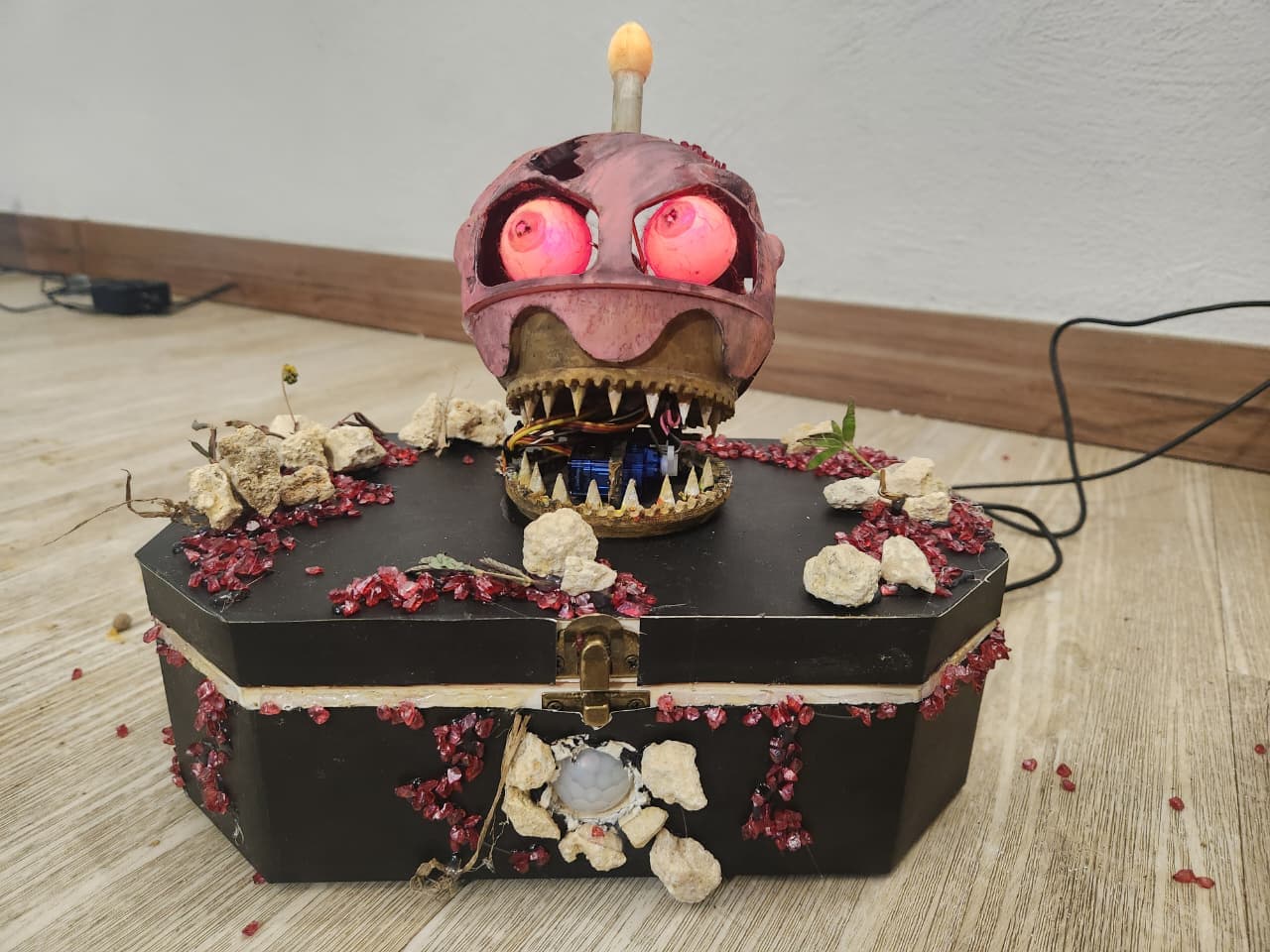 Nightmare Cupcake Animatronic